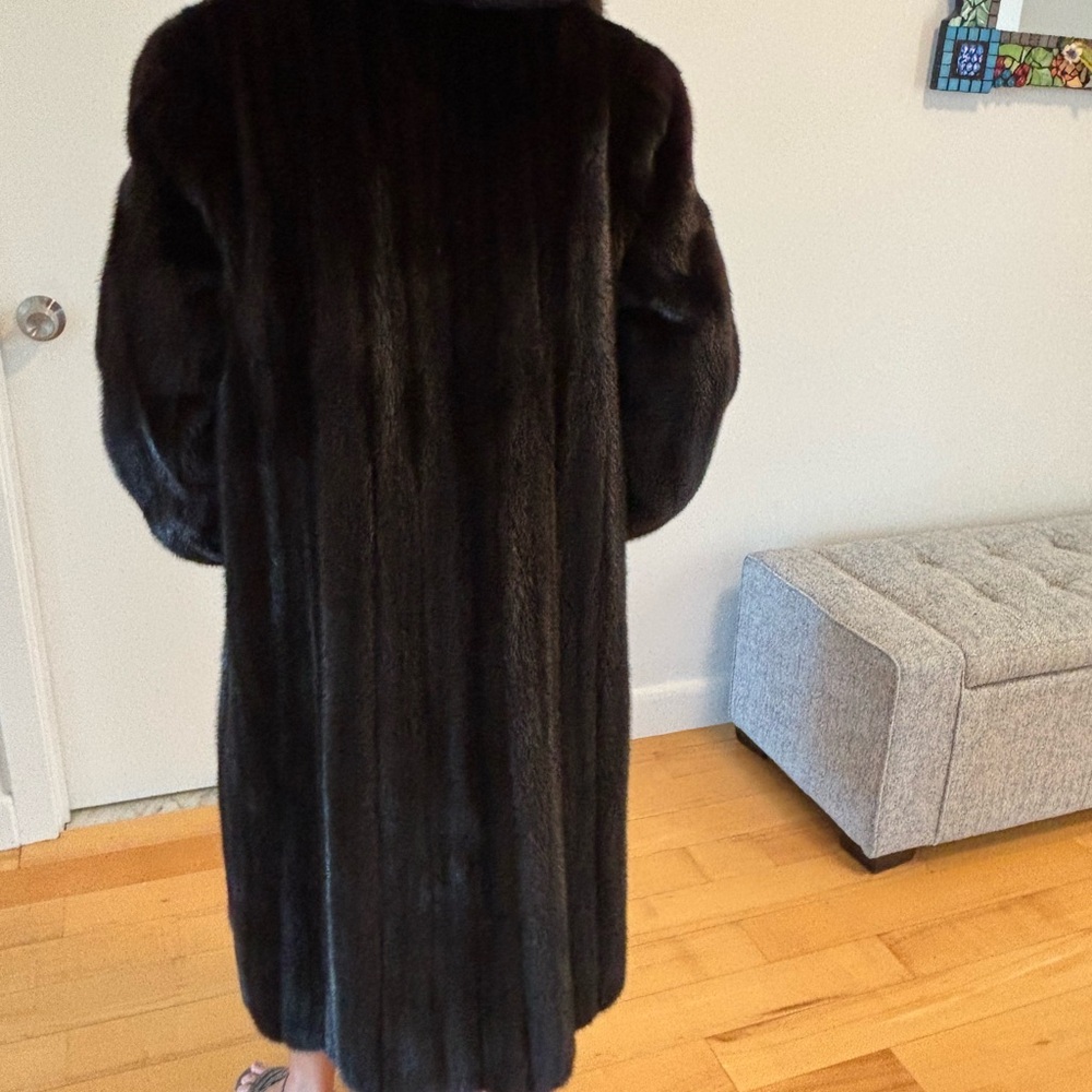 Luxurious Long Black Mink Coat - Picture 2 of 4